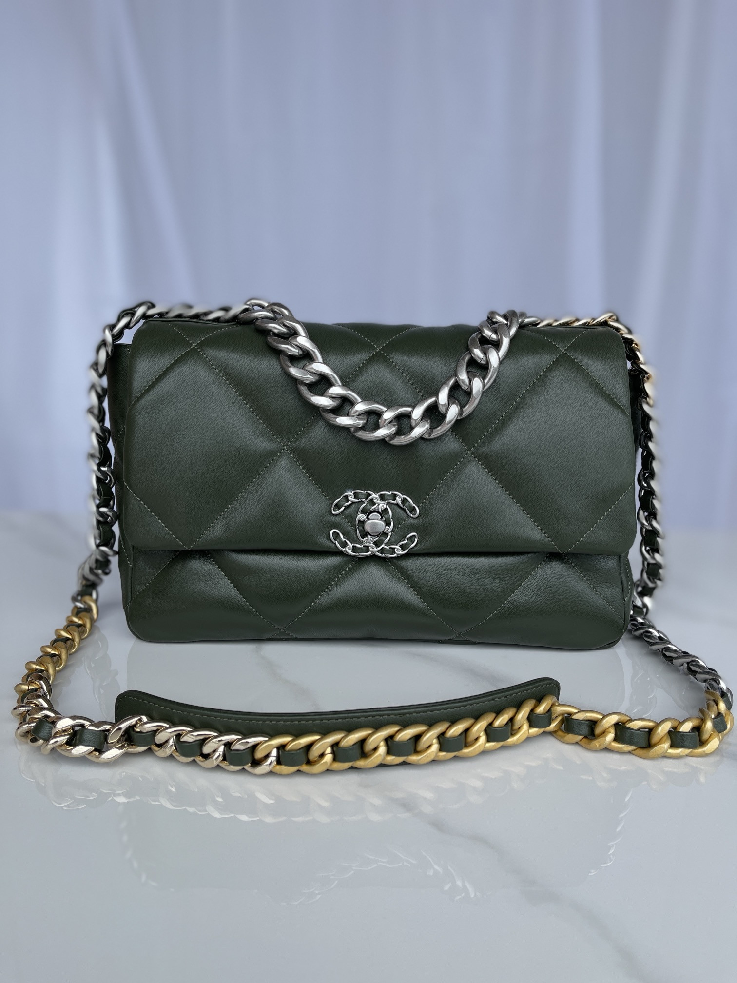 Ch**el 19 LARGE HANDBAG Shiny Leather, Gold-Tone, Silver-Tone & Ruthenium-Finish Metal Dark Green 7.8 × 11.7 × 3.9 in