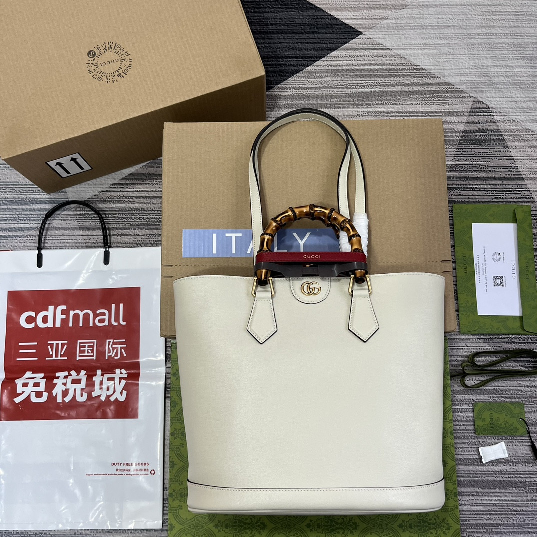 Gvc*1 DIANA MEDIUM TOTE BAG White 31W x 27H x 15D CM