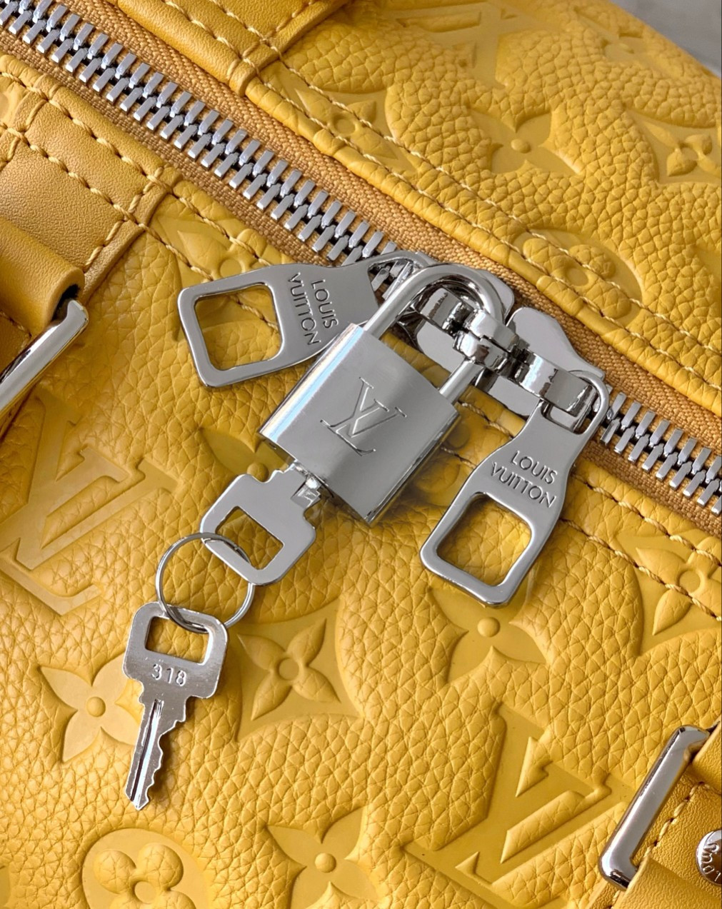 L0vis Vvtt0n Keepall Bandoulière 50 M23748