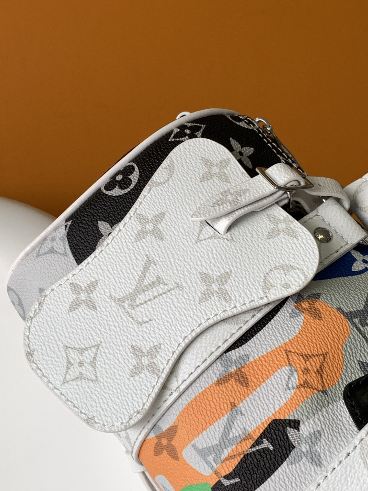 L0vis Vvtt0n Keepall Bandoulière 25 M46678 9.8 x 5.9 x 4.3 inches