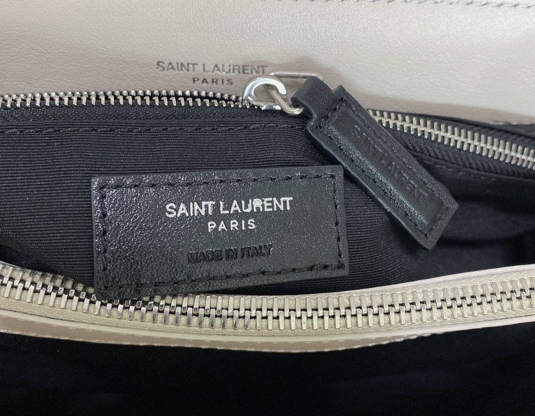 Y51 LOULOU MEDIUM IN QUILTED LEATHER BLANC VINTAGE SILVER 12.5 X 8.6 X 3.5 INCHES