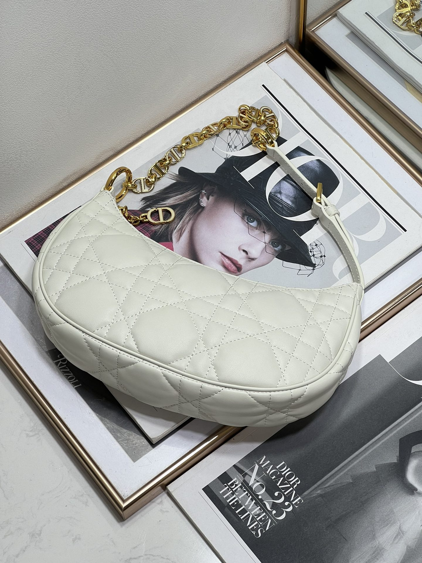 D10r CD Lounge bag white 26 x 15x 5.5 cm
