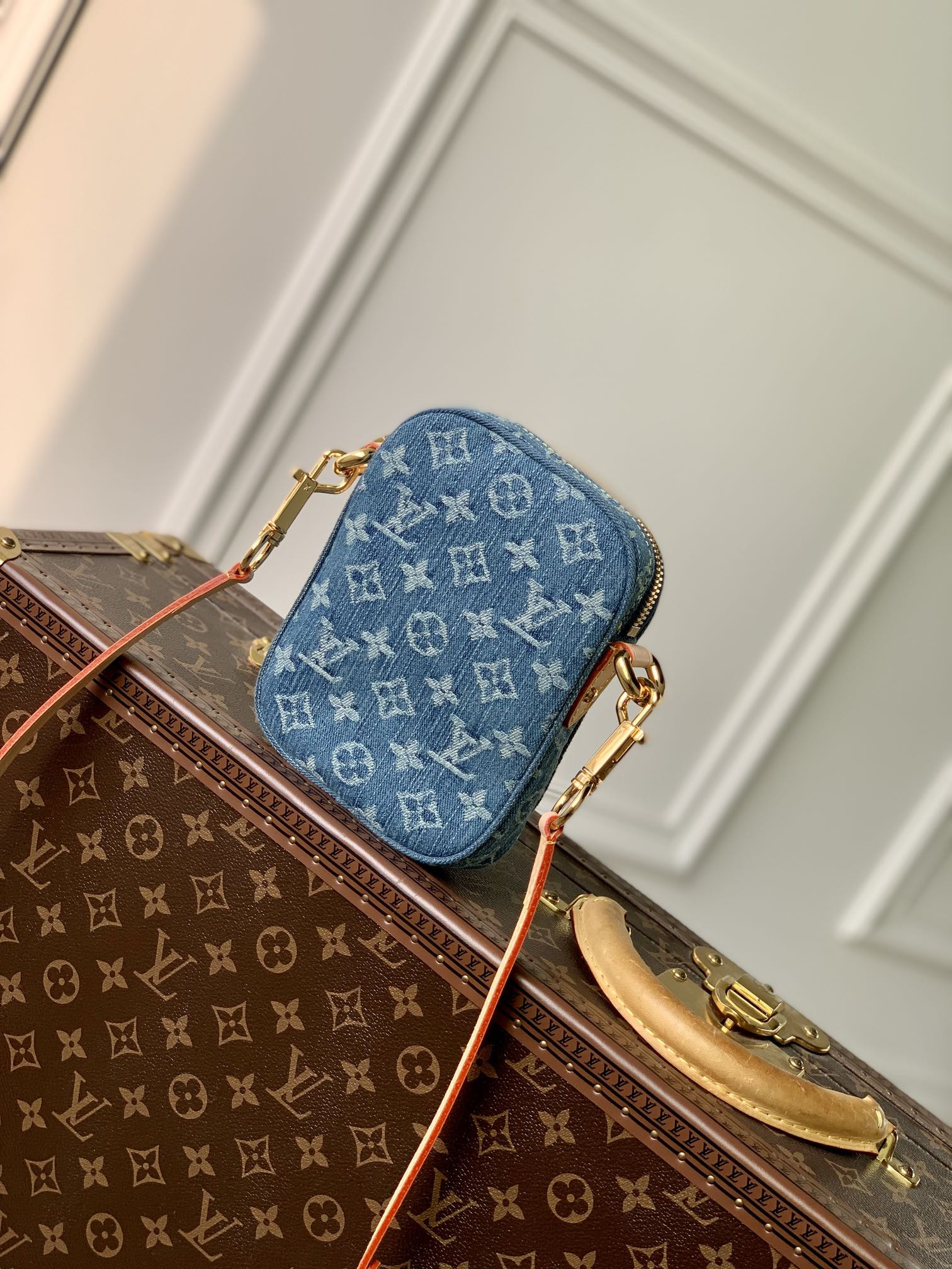 L0vis Vvtt0n M82948 Fairfax Pochette 5.5 x 7.1 x 1.1 inches