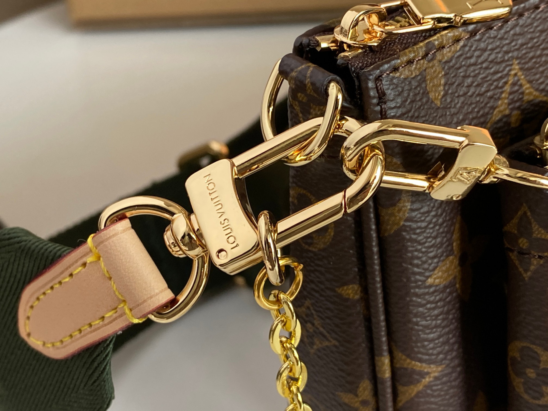 L0vis Vvtt0n M44813 Multi Pochette Accessoires 9.4 x 5.3 x 1.6 inches