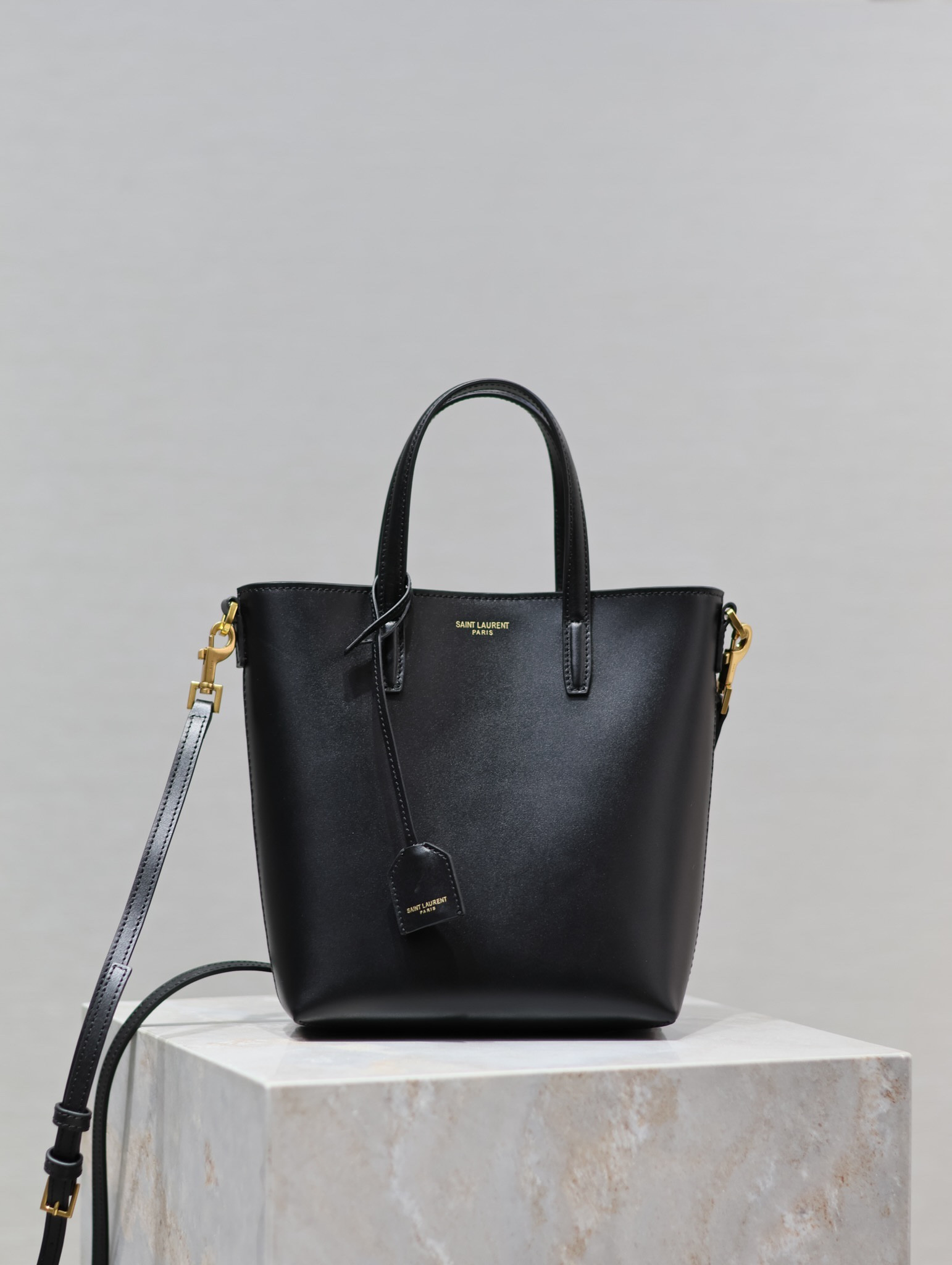 Y51 Sa1nt Lau*nt PARIS MINI TOY SHOPPING IN SMOOTH LEATHER BLACK 7.1 X 6.7 X 3.1 INCHES
