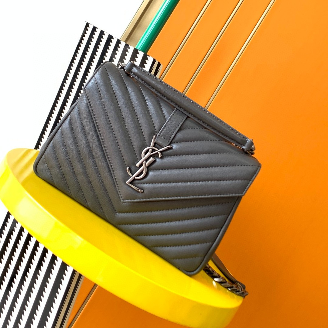 Y51 COLLEGE MEDIUM IN QUILTED LEATHER 9.4 X 6.6 X 2.5 INCHES