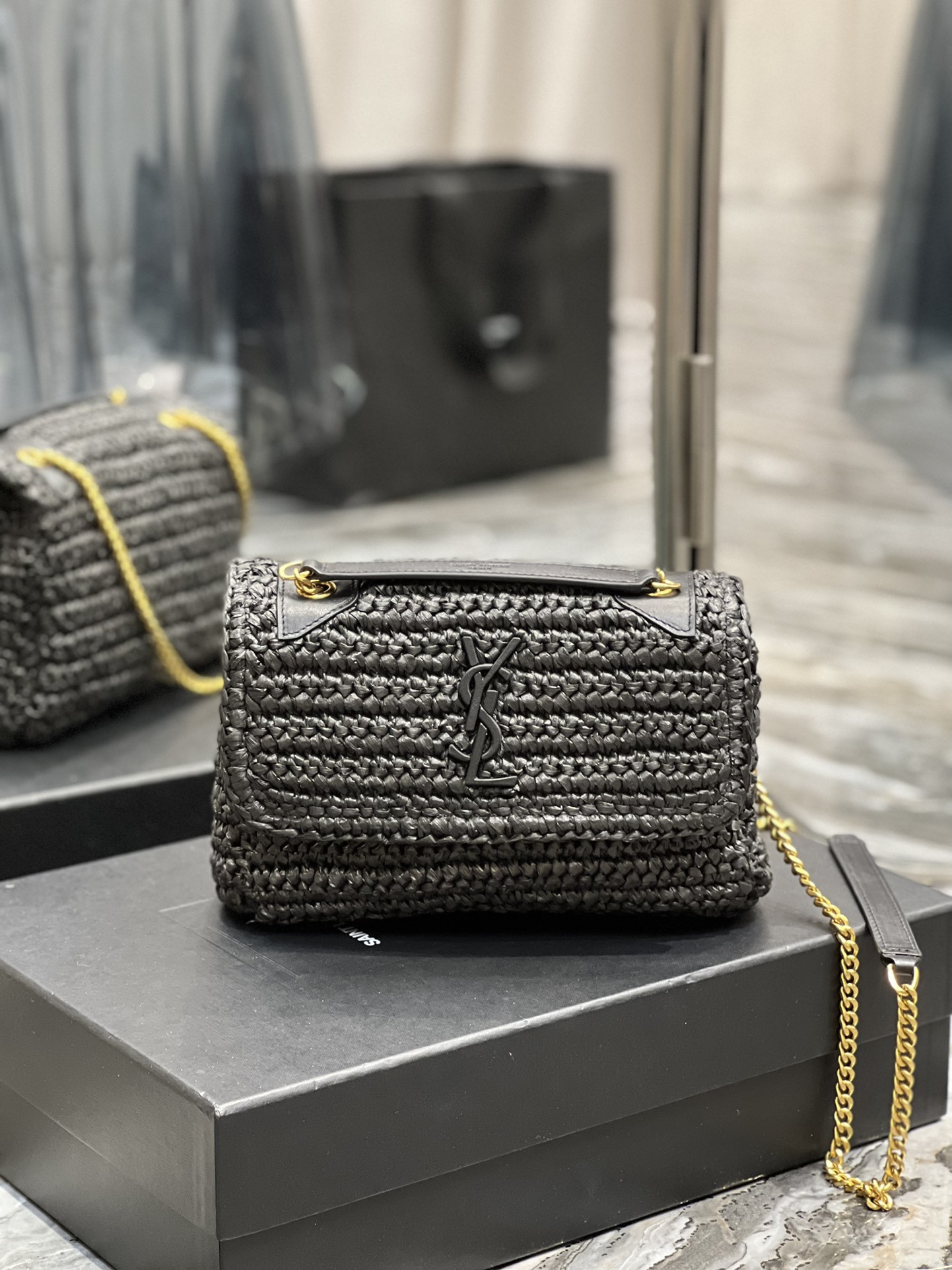 Y51 NIKI CHAIN BAG IN RAFFIA AND LEATHER BLACK 22×16.5×12 CM