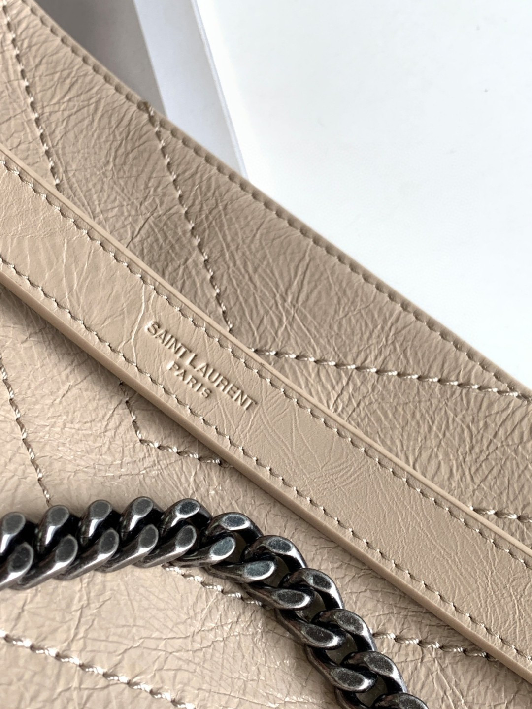 Y51 NIKI SHOPPING IN VINTAGE LEATHER BEIGE 12.9 X 10.6 X 4.5 INCHES