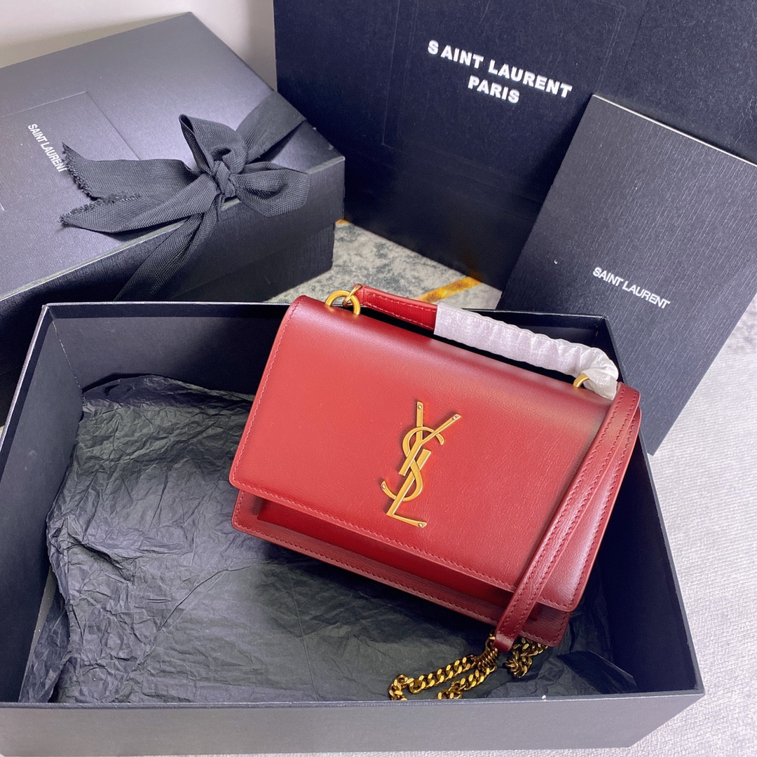 Y51 SUNSET CHAIN WALLET IN SMOOTH LEATHER 7.4 X 5.5 X 2.1 INCHES