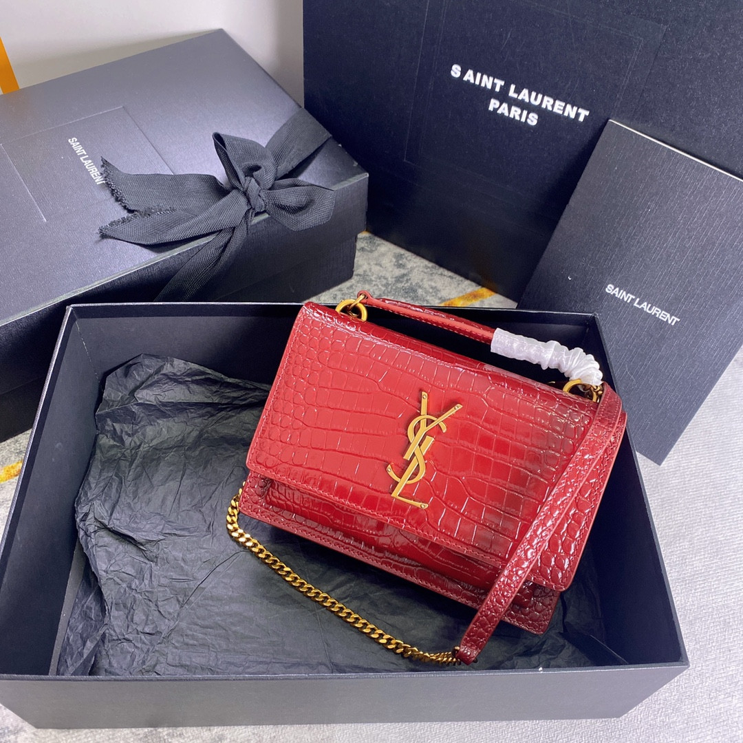 Y51 SUNSET CHAIN WALLET IN CROCODILE-EMBOSSED SHINY LEATHER RED 7.4 X 5.5 X 2.1 INCHES