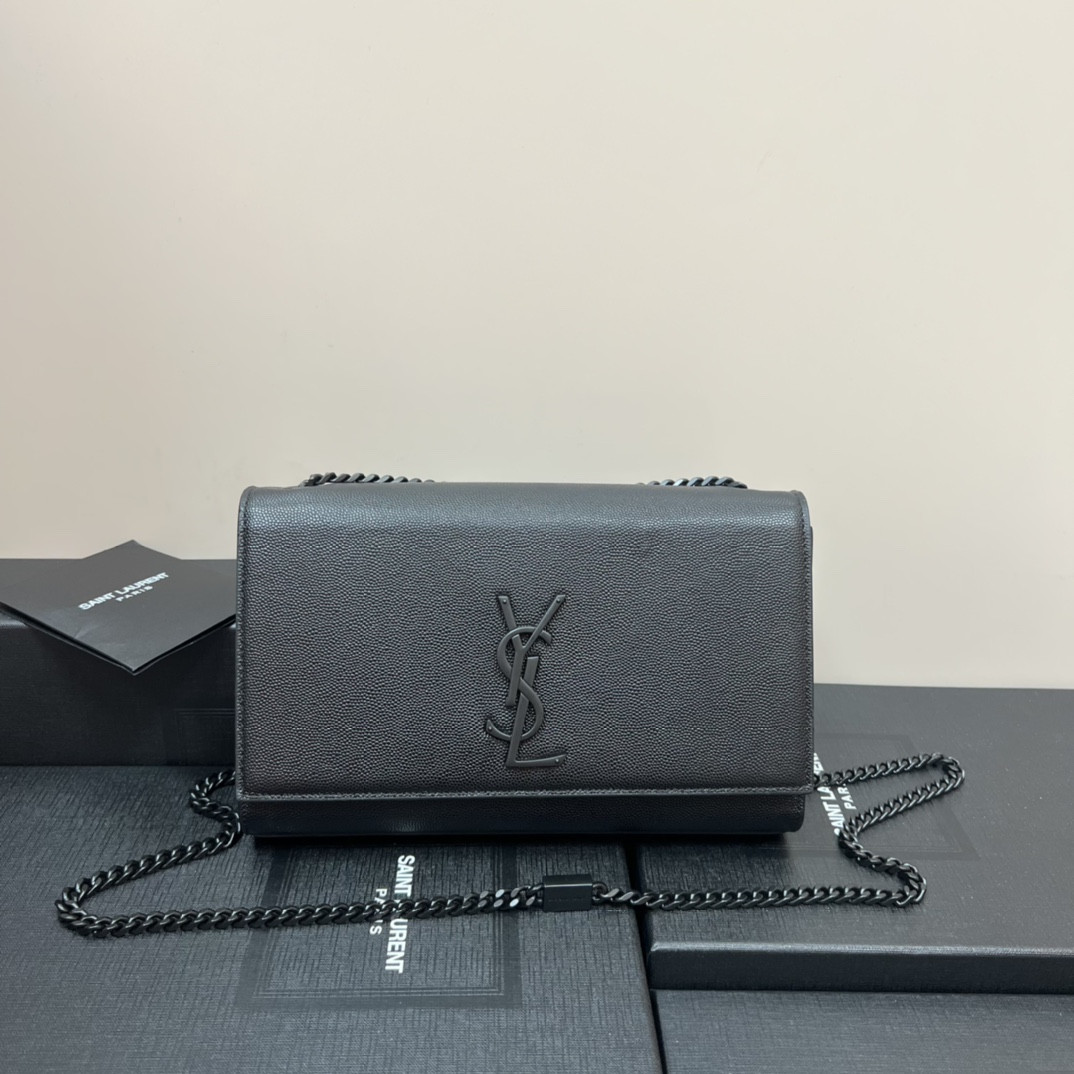 Y51 KATE MEDIUM IN GRAIN DE POUDRE EMBOSSED LEATHER ALL BLACK 9.4 X 5.7 X 2.1 INCHES