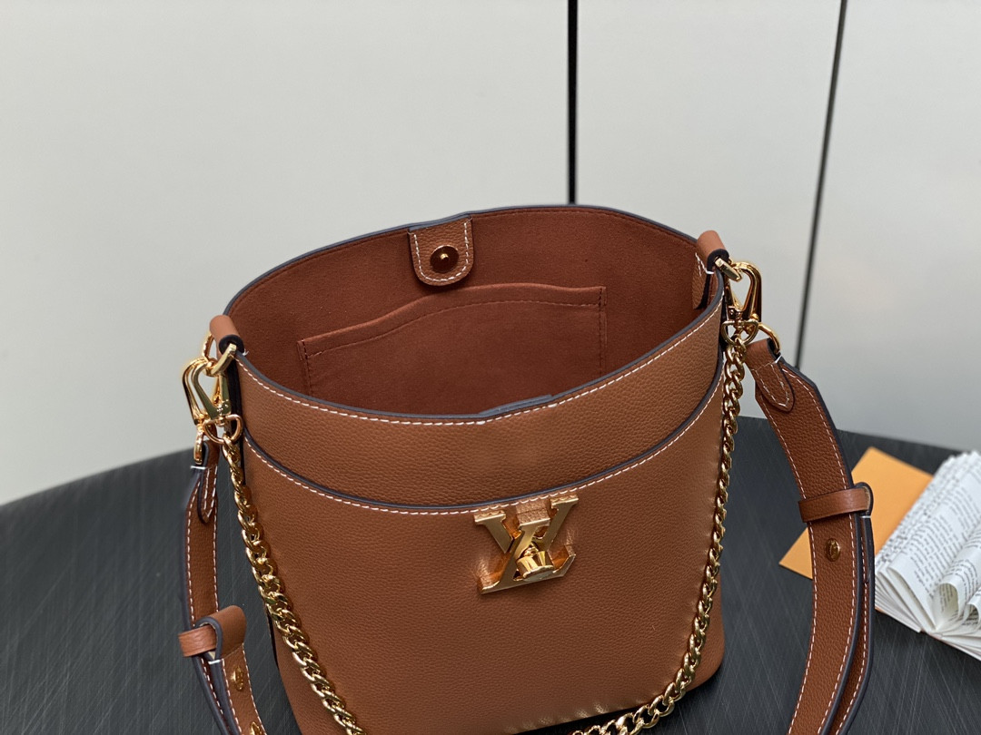LV M24165 Lock and Walk 7.9 x 8.1 x 4.7 inches