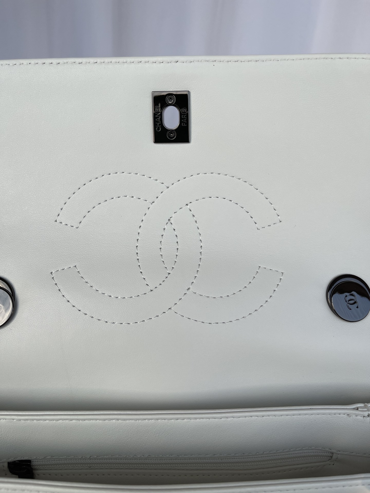 Ch**el FLAP BAG WITH TOP HANDLE WHITE 6.6 × 9.8 × 4.7 in