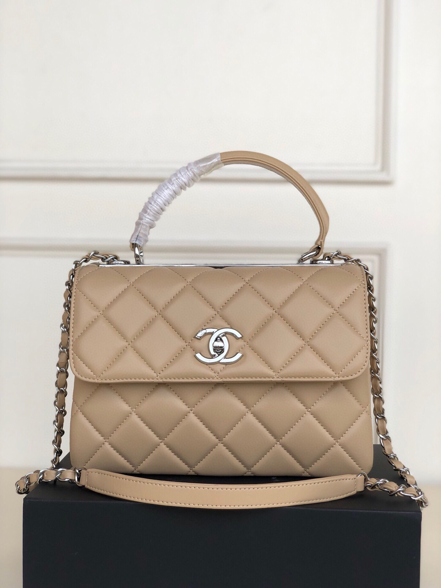Ch**el FLAP BAG WITH TOP HANDLE 6.6 × 9.8 × 4.7 in