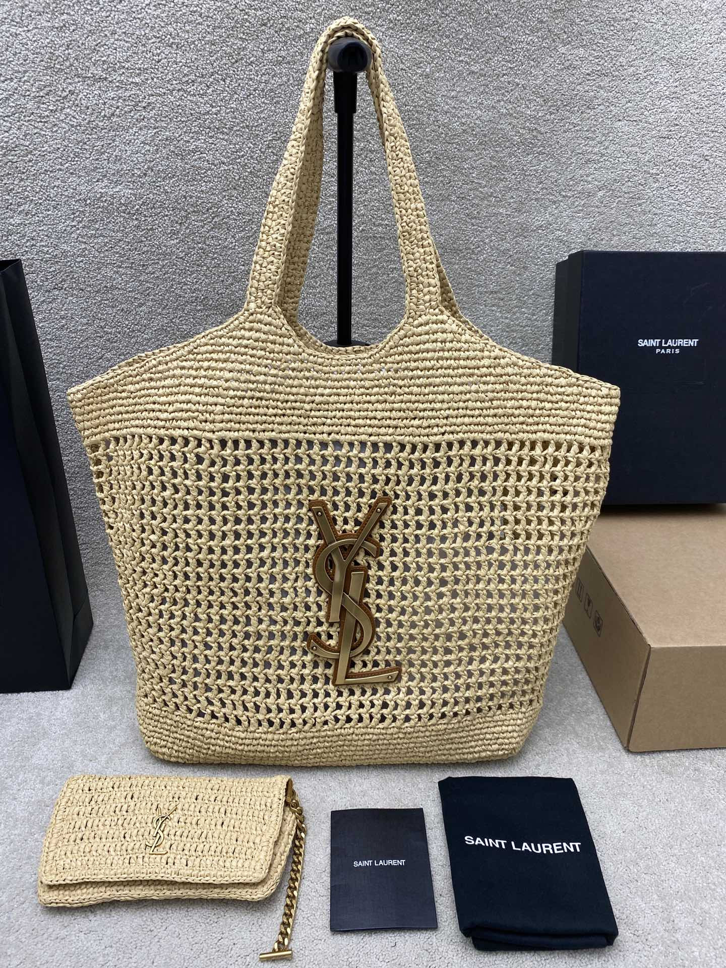 Y51 ICARE IN RAFFIA Color Natural 14.6"-21.7"X16.9"X2"