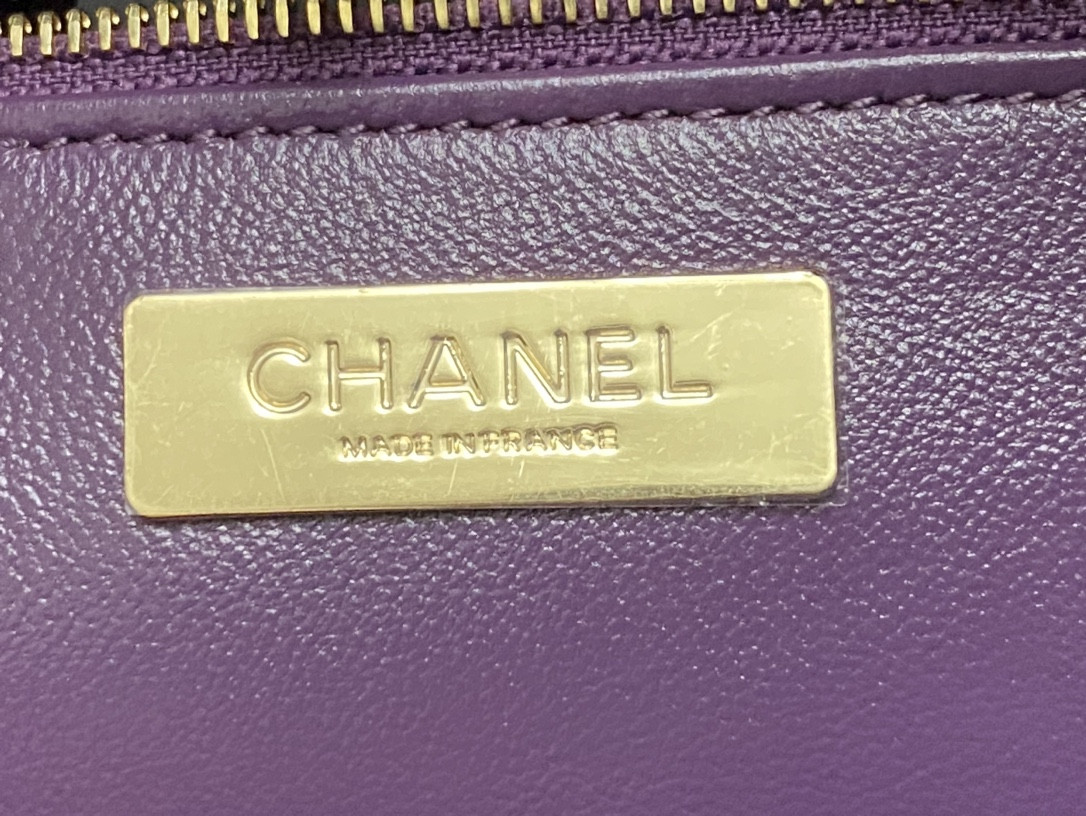Ch**el SHOPPING BAG Shiny Lambskin & Gold-Tone Metal 35x39x8cm