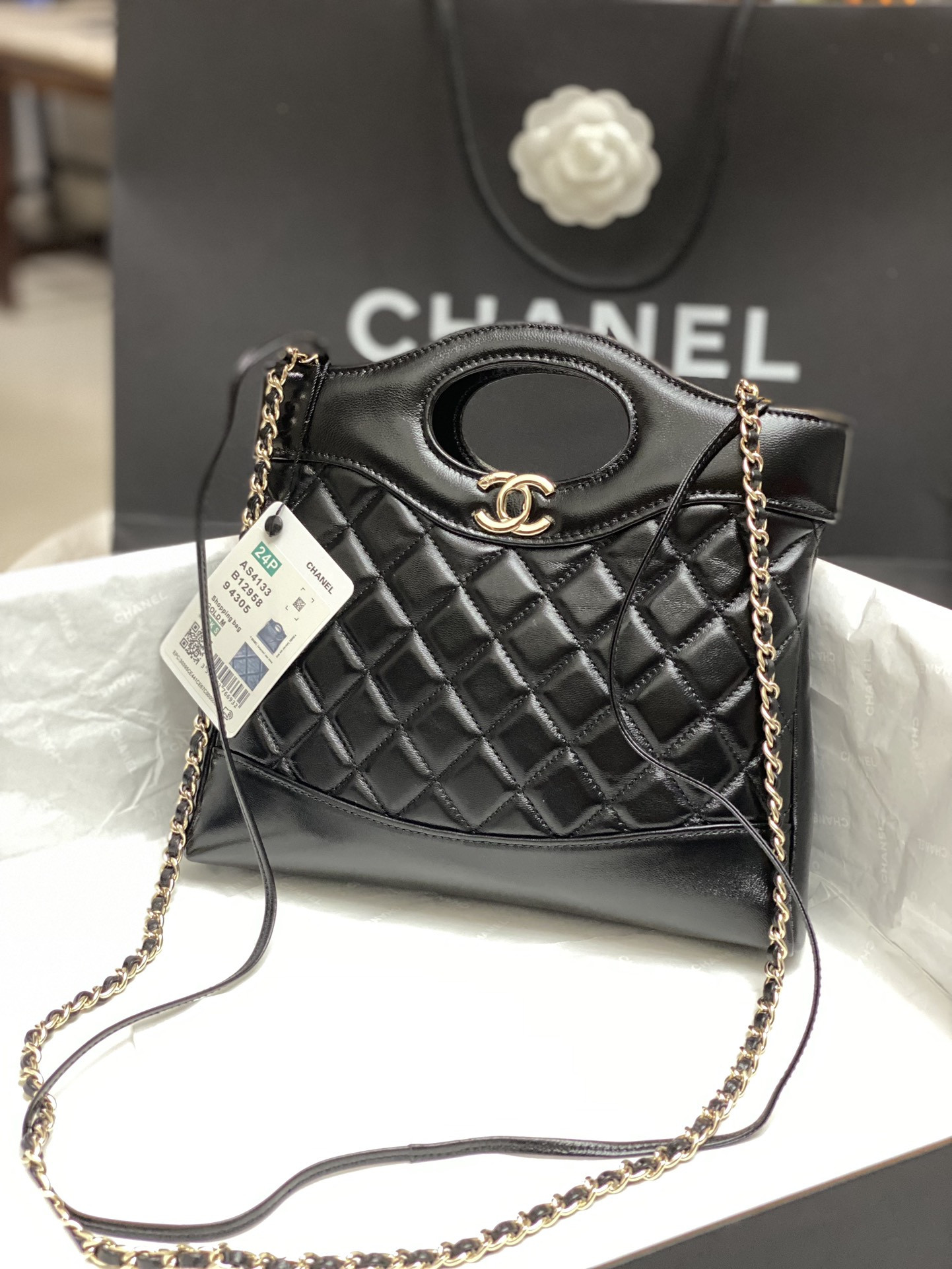 Ch**el MINI SHOPPING BAG Shiny Lambskin & Gold-Tone Metal Black 22x23x5.5cm
