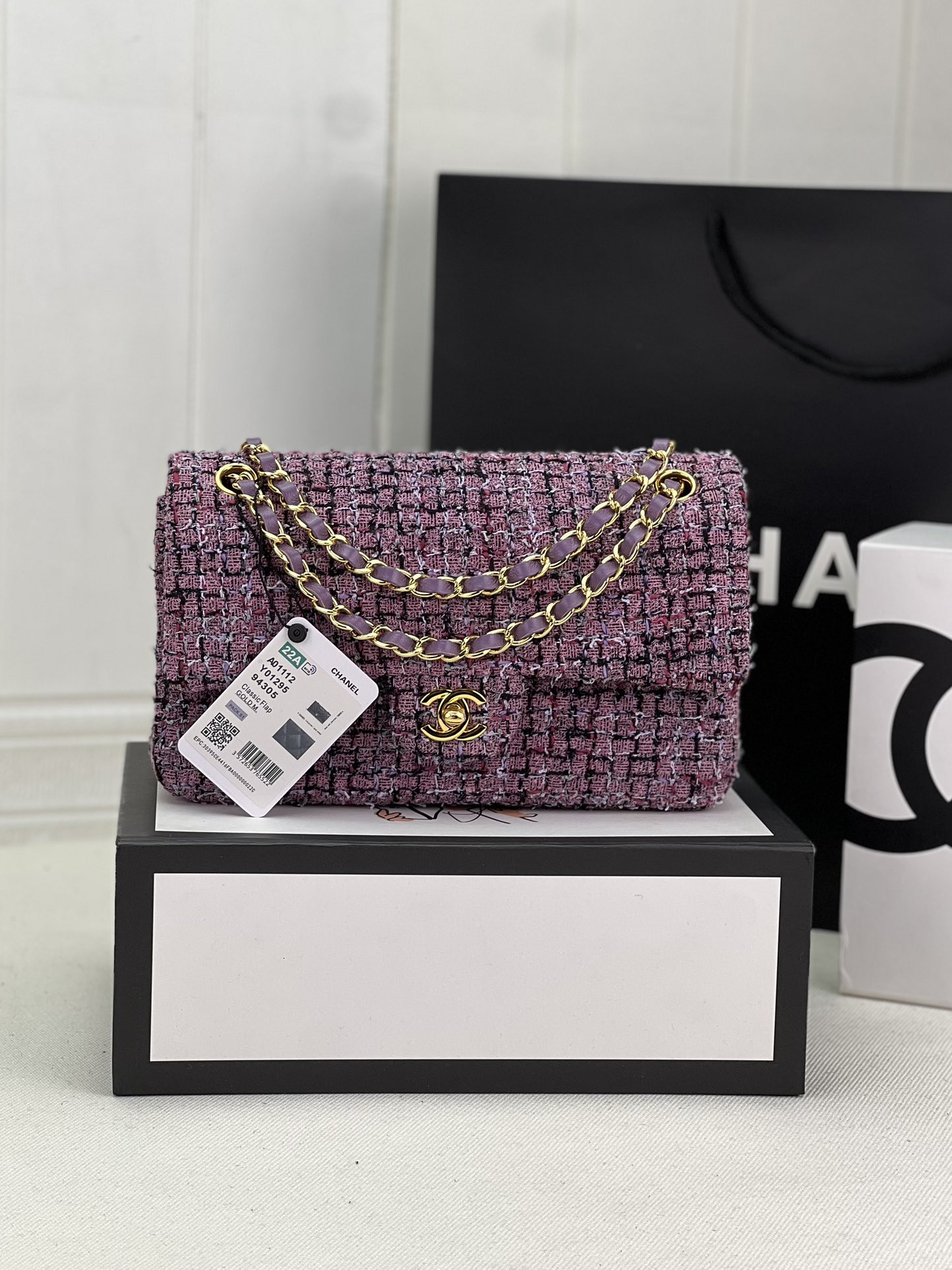 Ch**el CLASSIC 11.12 HANDBAG Tweed & Gold-Tone Metal   6 × 9.9 × 2.5 in