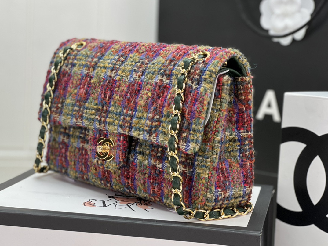 Ch**el CLASSIC 11.12 HANDBAG Tweed & Gold-Tone Metal   6 × 9.9 × 2.5 in
