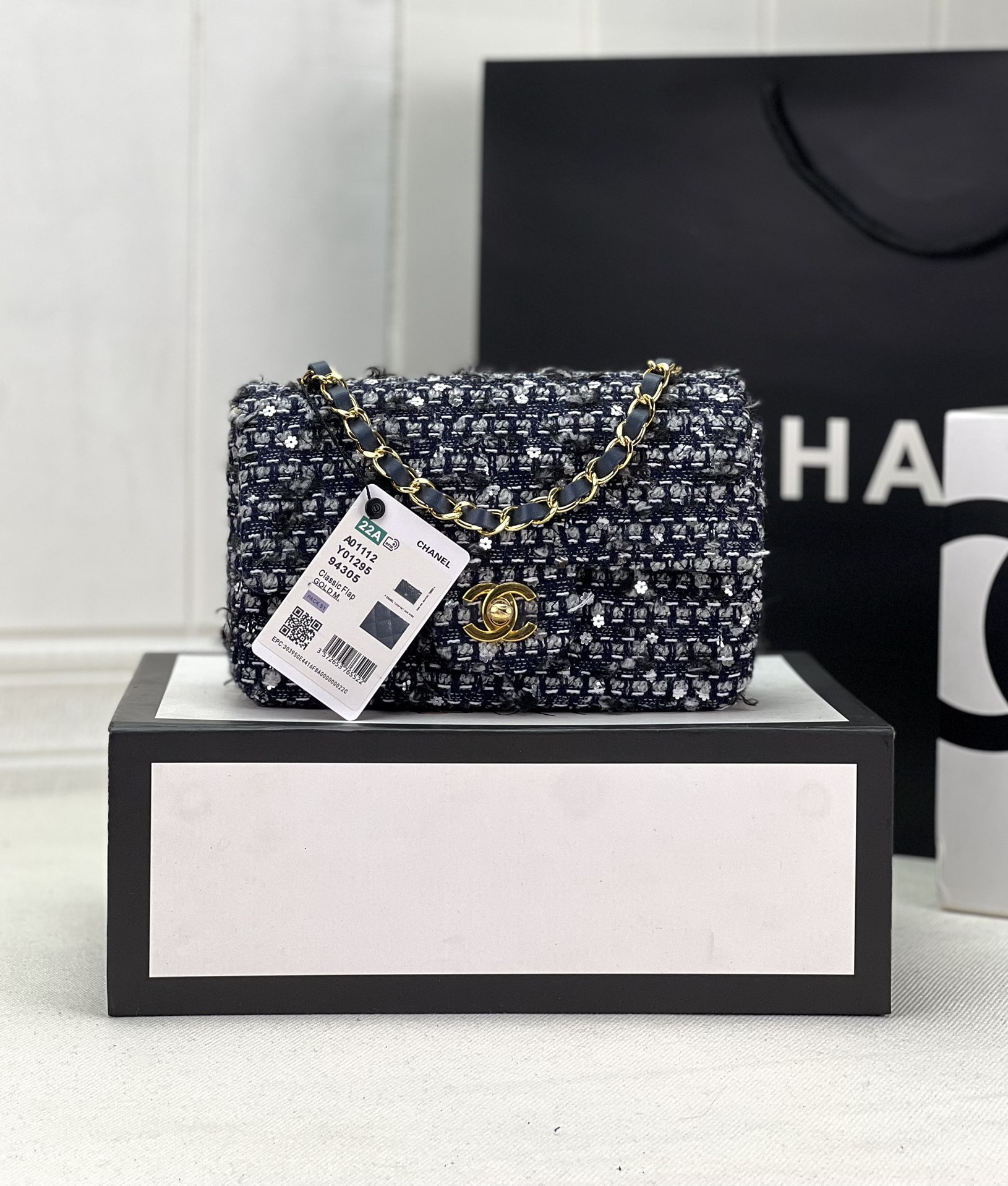 Ch**el MINI CLASSIC 11.12 HANDBAG Tweed & Gold-Tone Metal 4.7 × 7.8 × 2.3 in