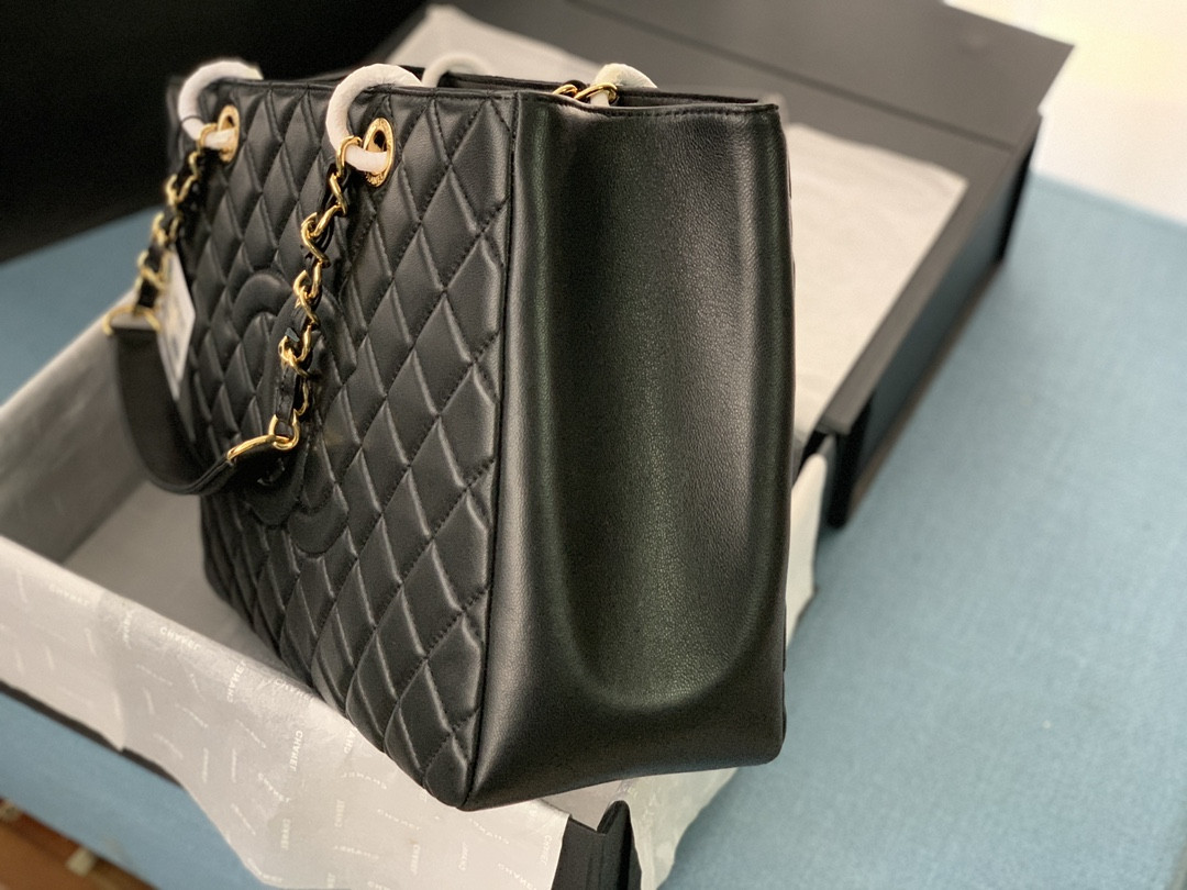 Ch**el GST Lambskin LEATHER HARDWARE  24X33X13CM