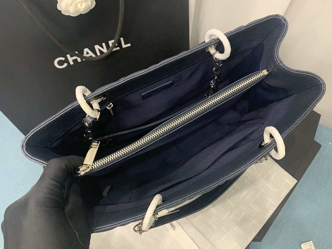 Ch**el GST CAVIAR LEATHER HARDWARE 24X33X13CM