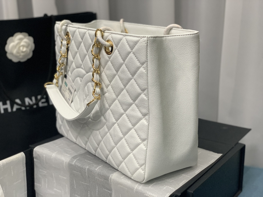 Ch**el GST CAVIAR LEATHER HARDWARE 24X33X13CM