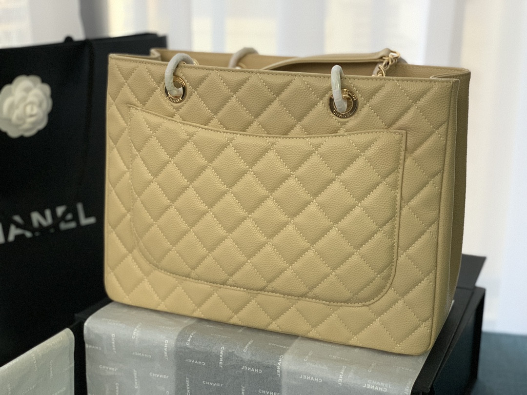 Ch**el GST CAVIAR LEATHER HARDWARE 24X33X13CM