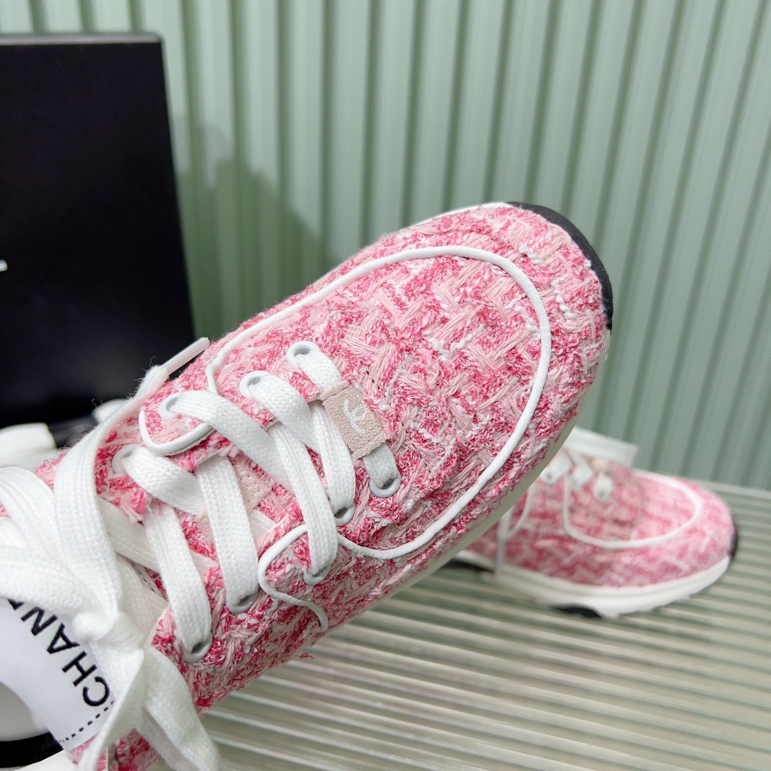 UA Ch**el SNEAKERS Tweed