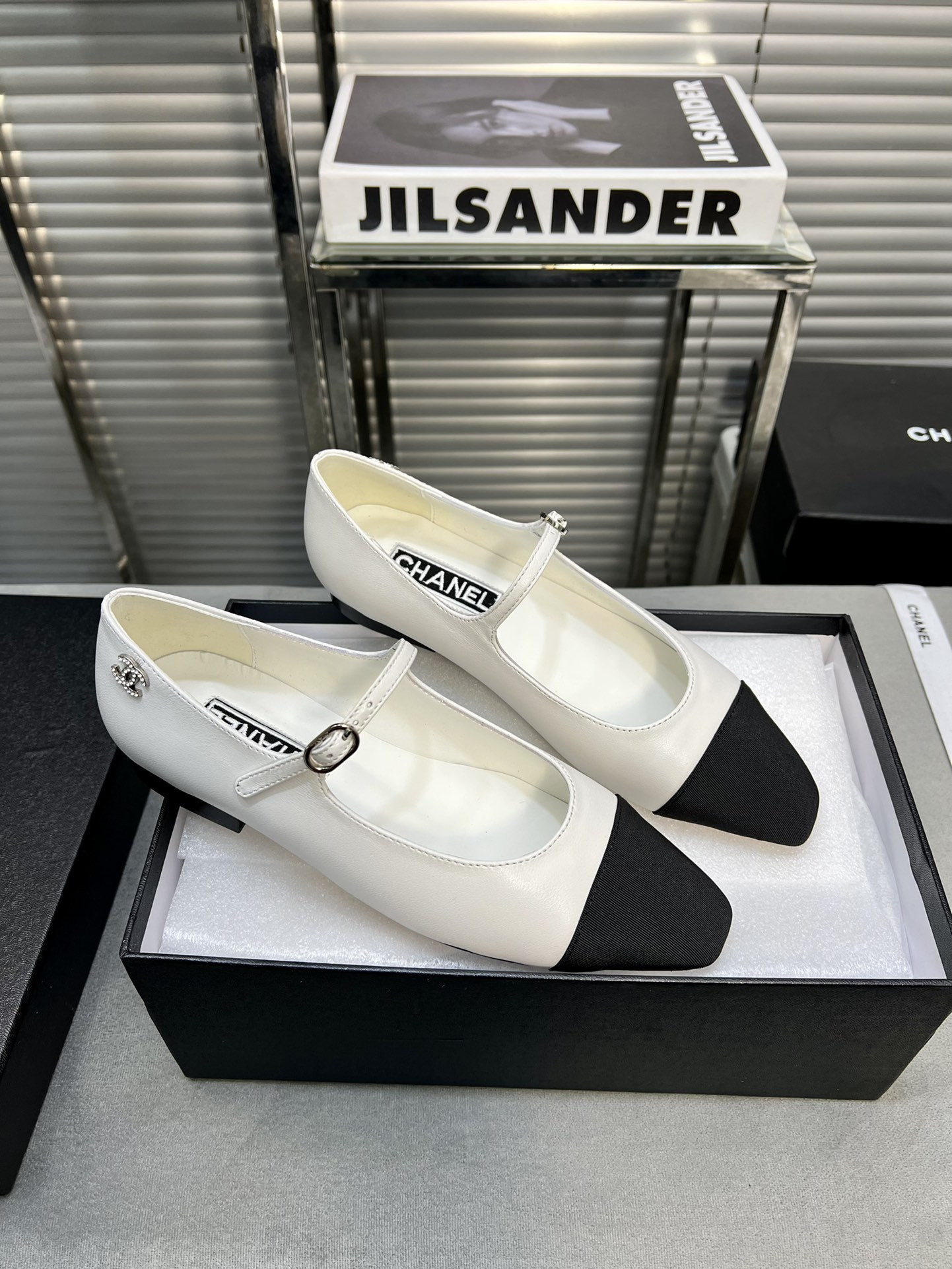 UA Ch**el MARY JANES  Lambskin