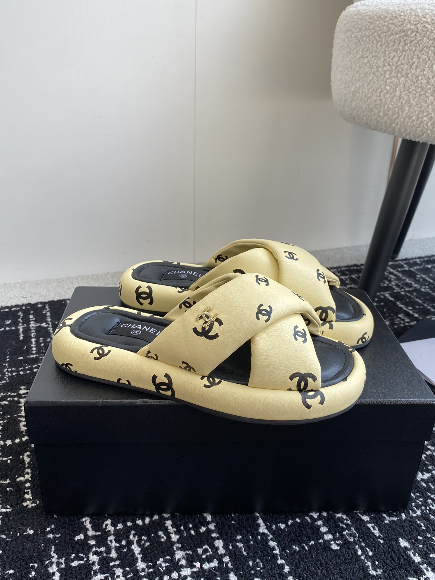 UA Ch**el SLIPPERS