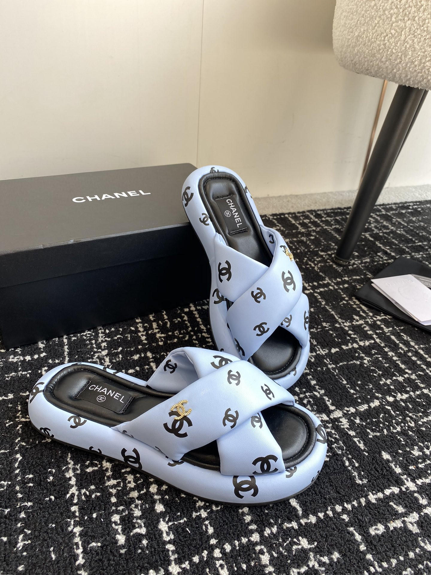 UA Ch**el SLIPPERS