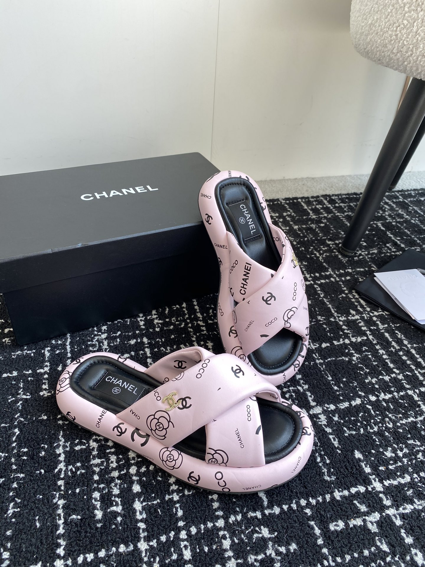 UA Ch**el SLIPPERS