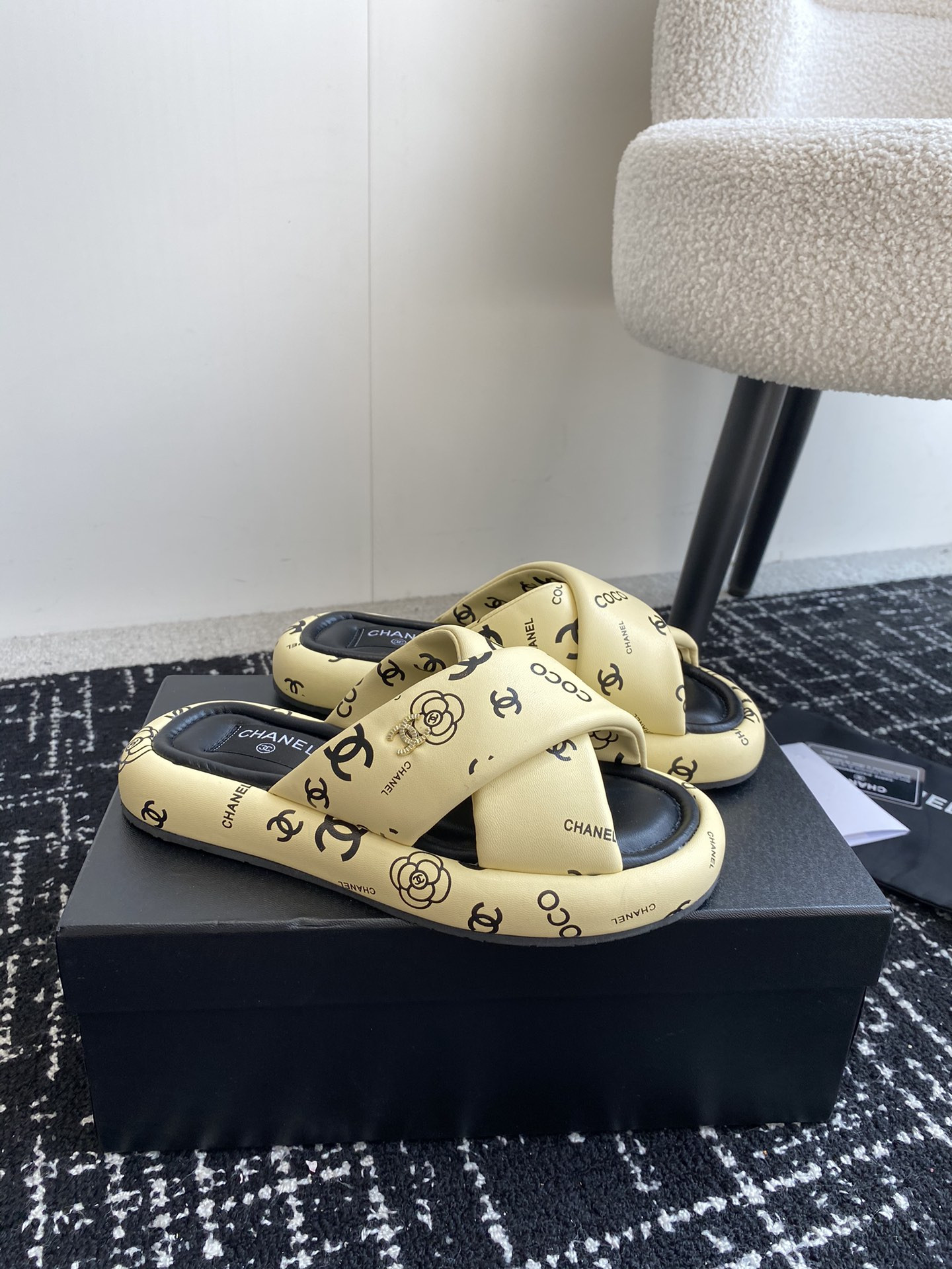 UA Ch**el SLIPPERS