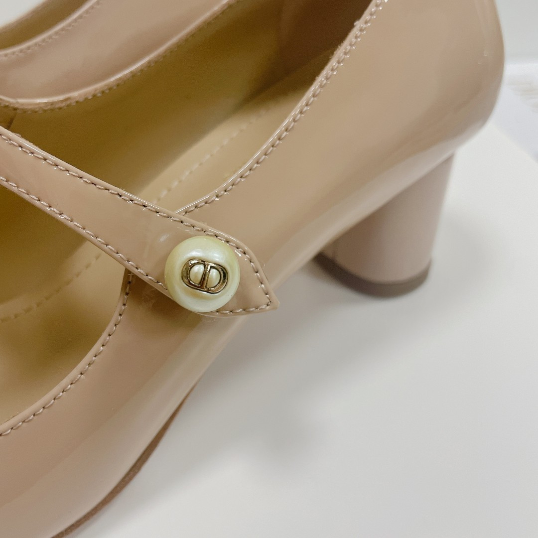 UA Jolie D10r Pump