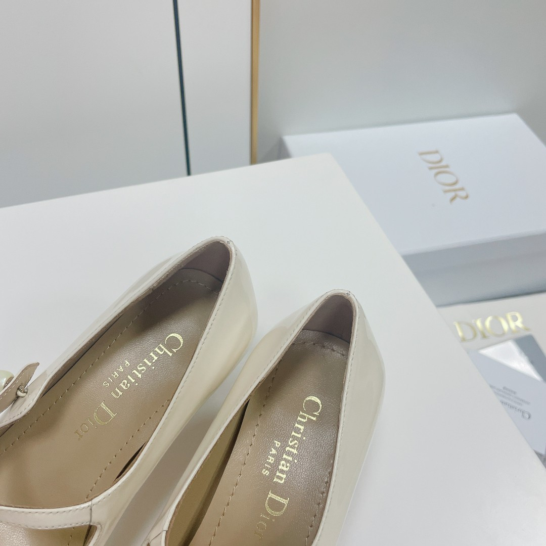 UA Jolie D10r Pump