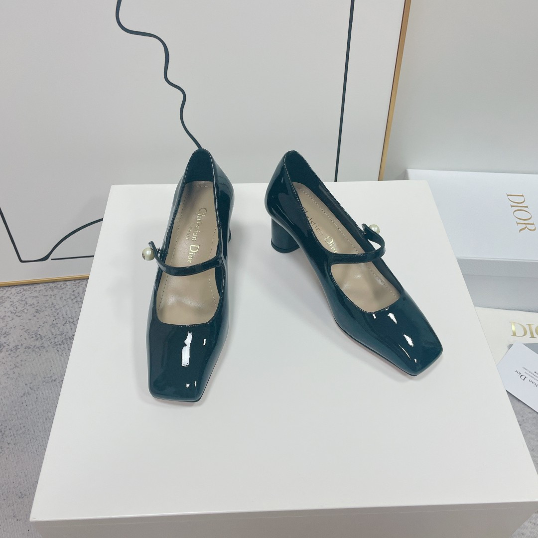 UA Jolie D10r Pump