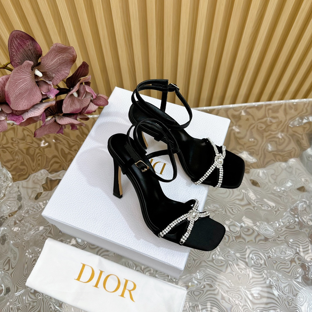 UA D10r Slingback Pump