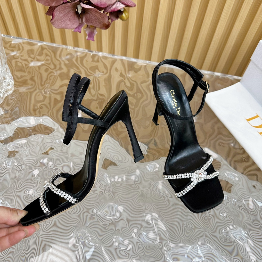 UA D10r Slingback Pump