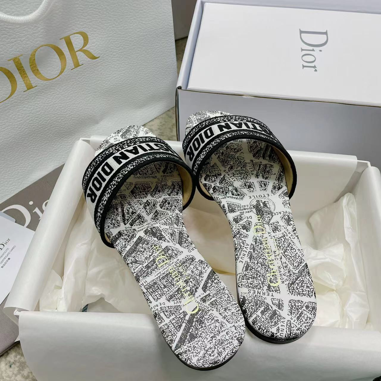 UA D10r Dway Slide