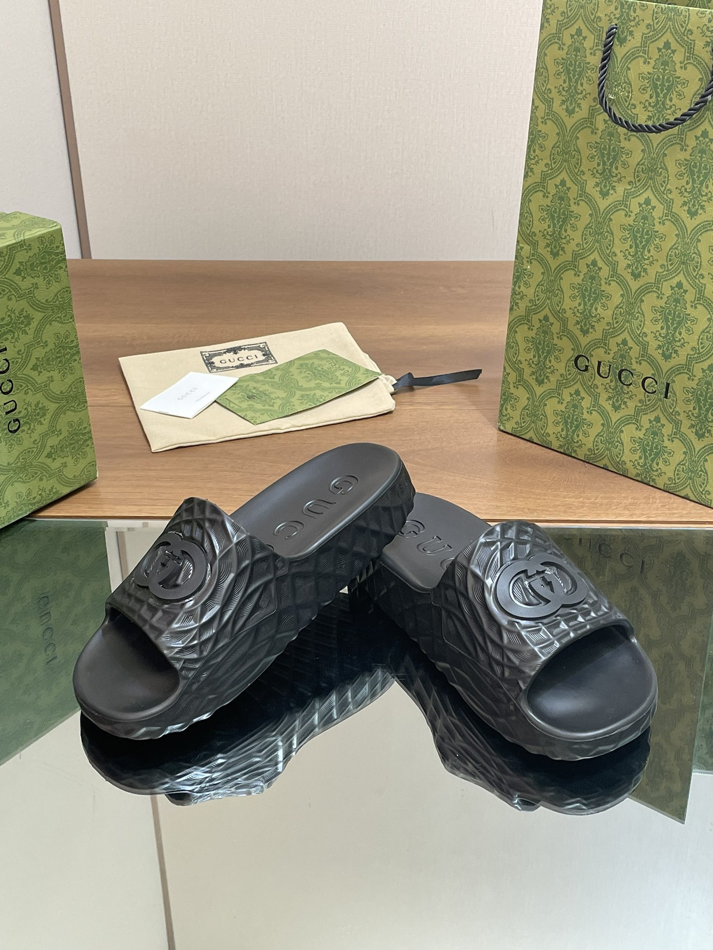 UA Gvc*1 INTERLOCKING G SLIDE SANDAL Black