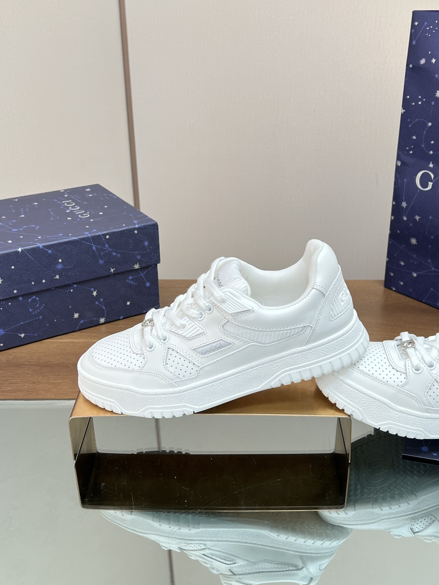 UA Gvc*1 Low-Top SNEAKER