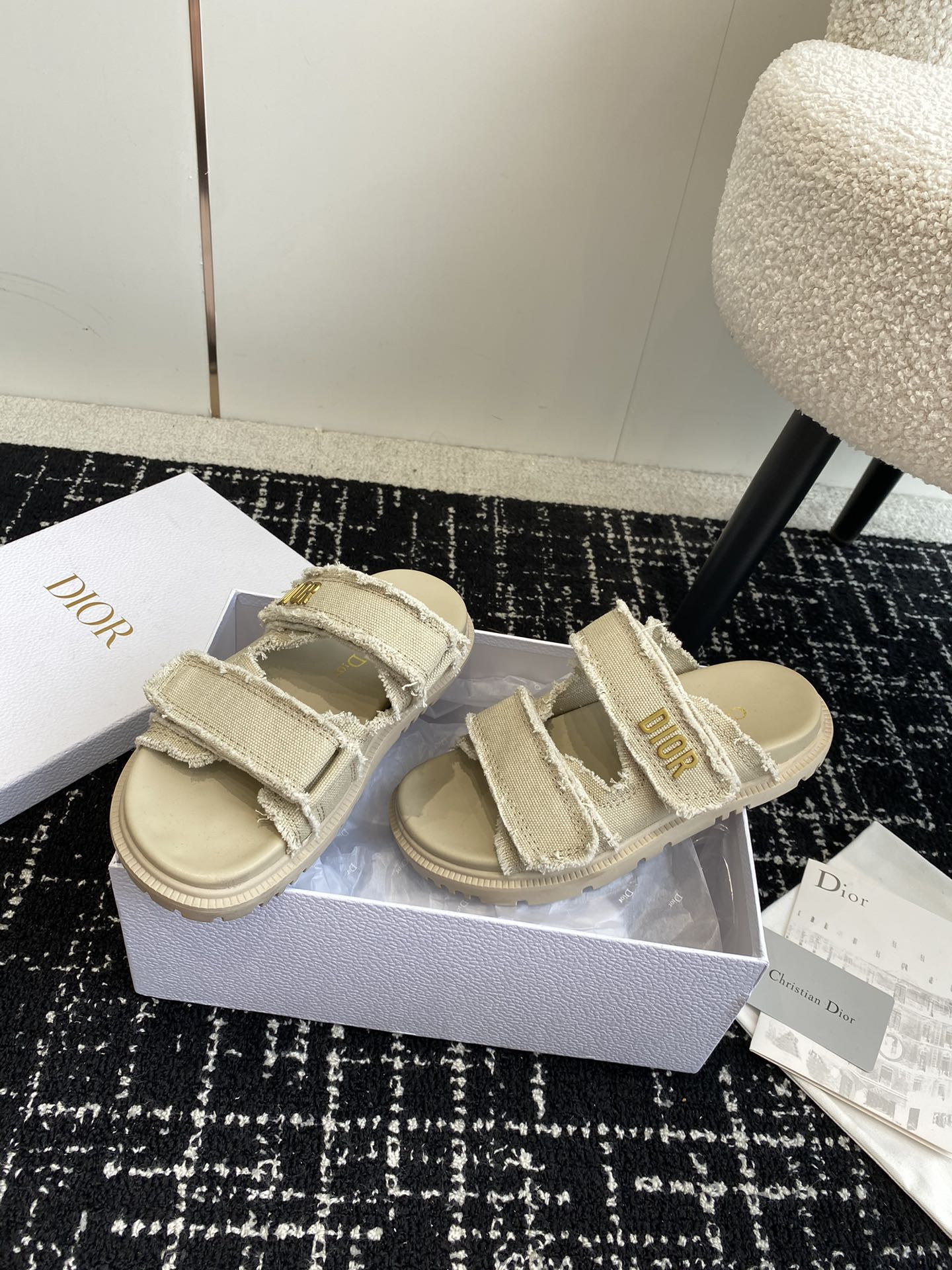 UA D10ract Slide