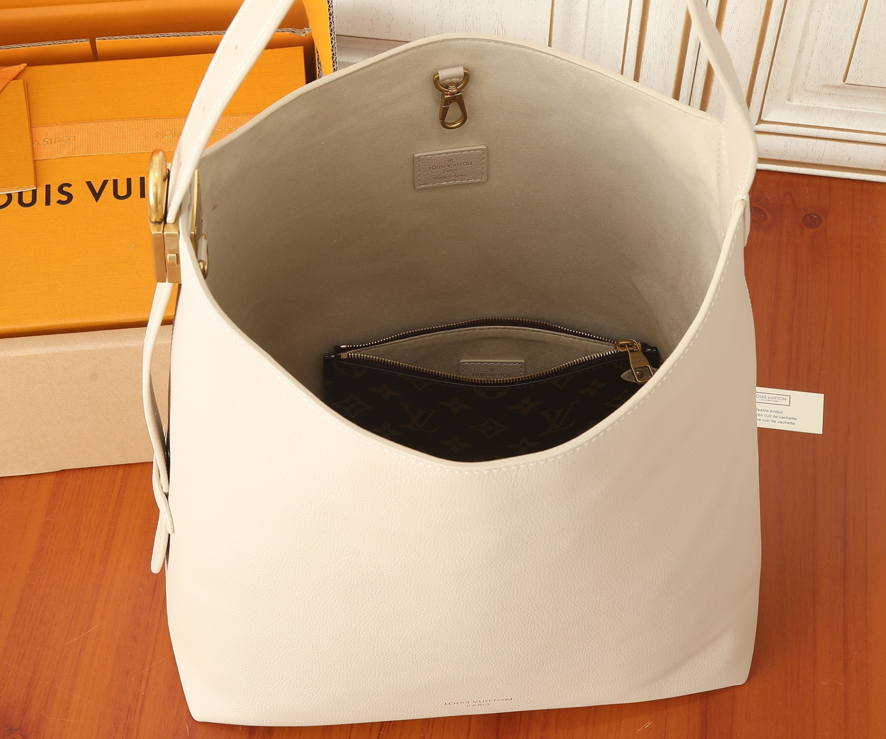 LV Low Key Hobo MM M25022 12.2 x 13.8 x 7.1 in