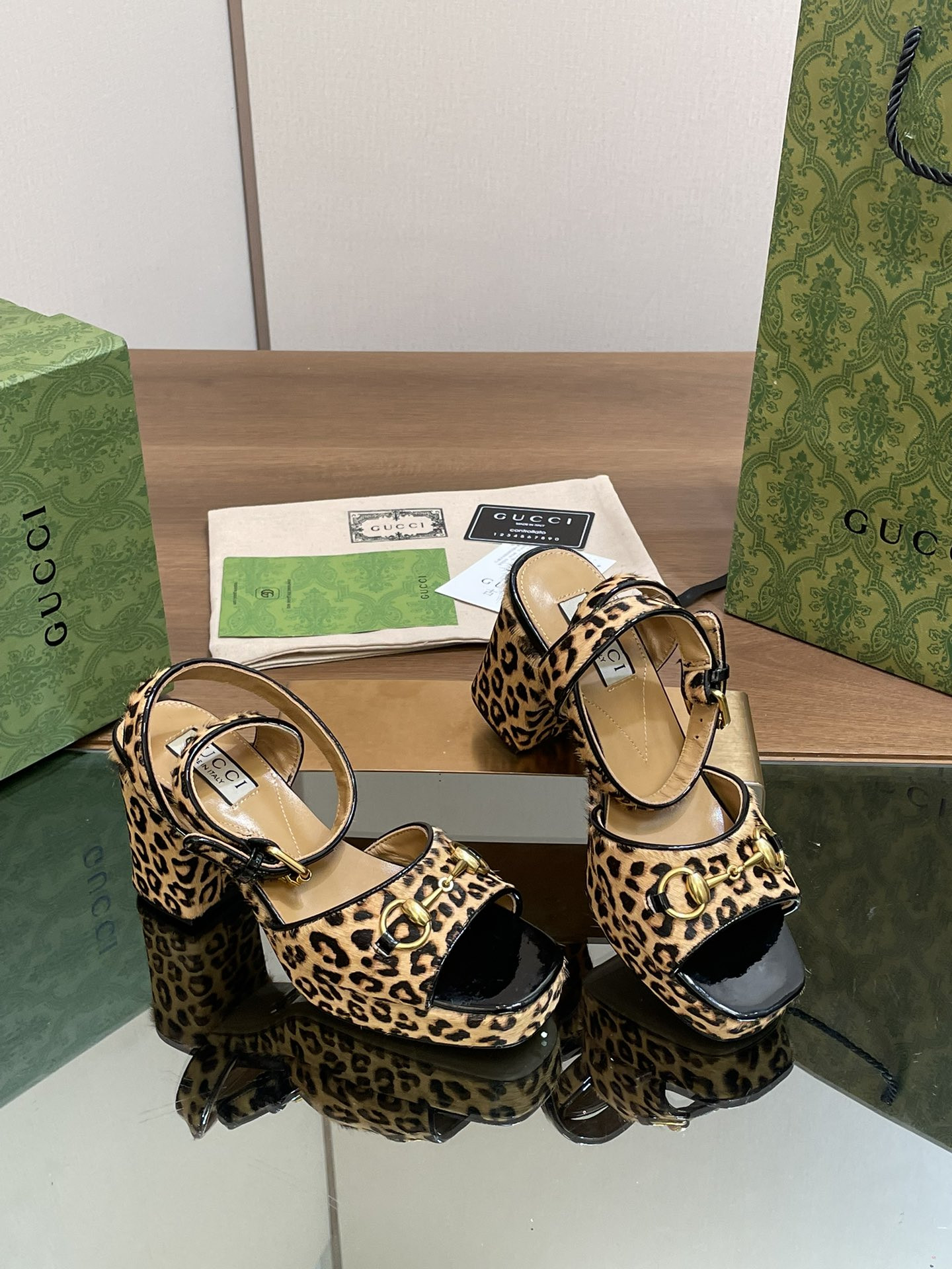 UA Gvc*1 HORSEBIT PLATFORM SANDAL