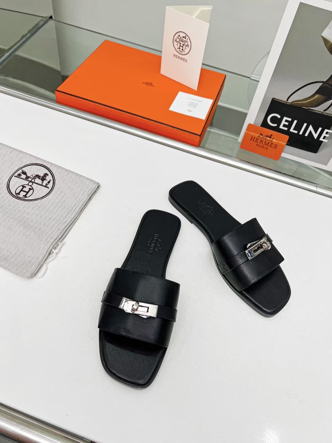 UA H**me5 Giulia sandal