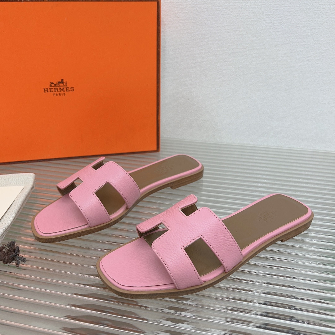 UA H**me5 Oran sandal