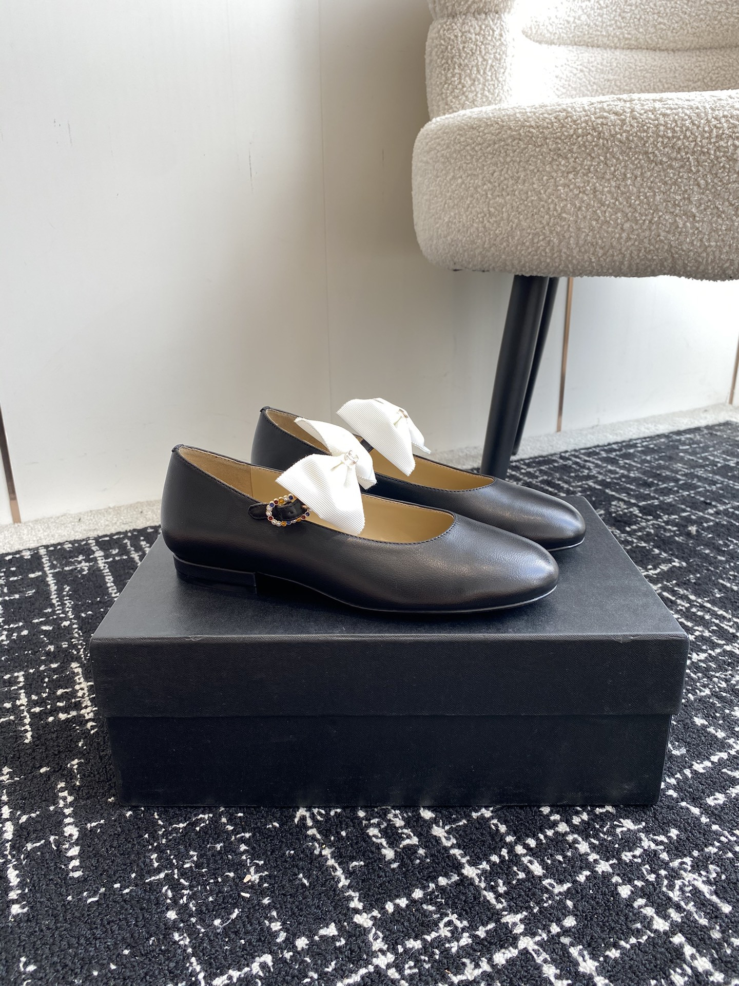 UA Ch**el MARY JANES FLAT