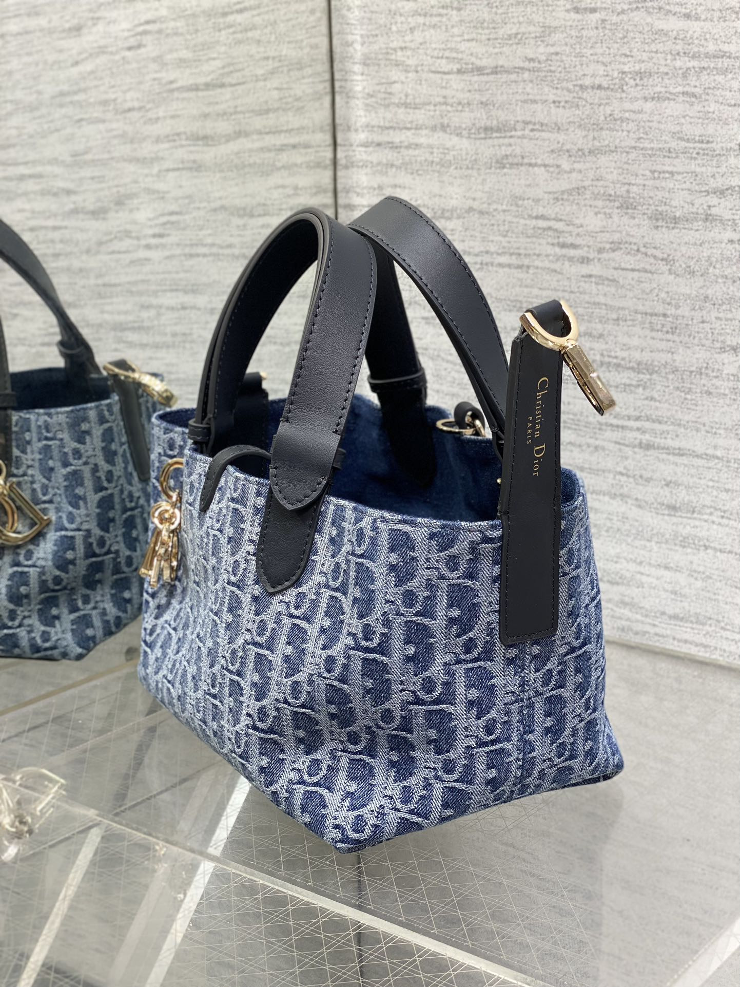 small d10r toujours bag  blue De*1m d10r oblique jacquard 23 x15 x15cm