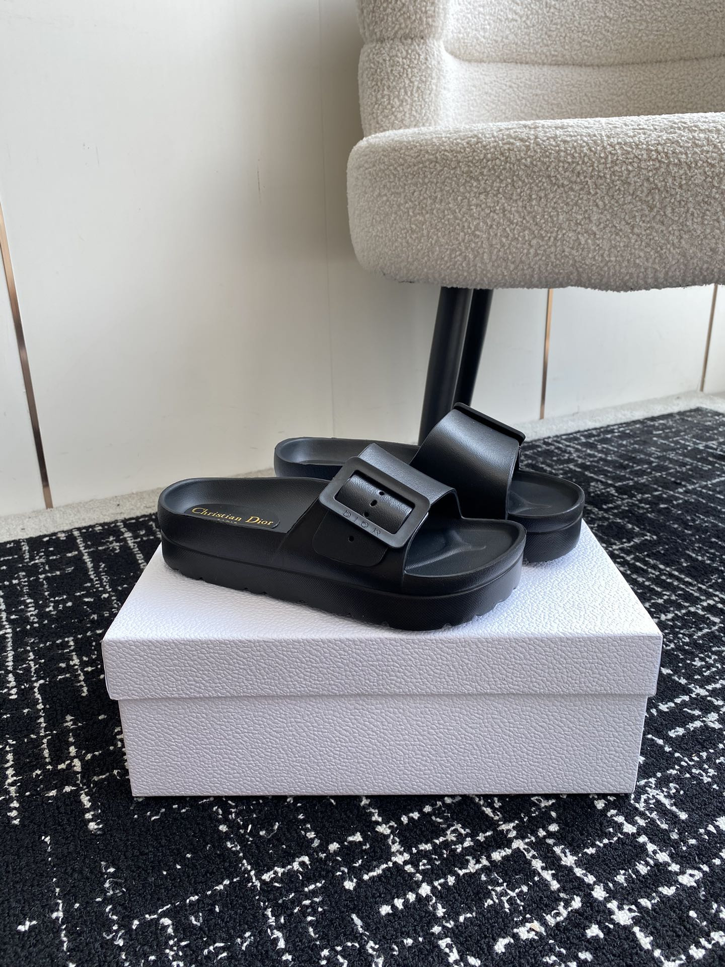 UA D10r Slide Black